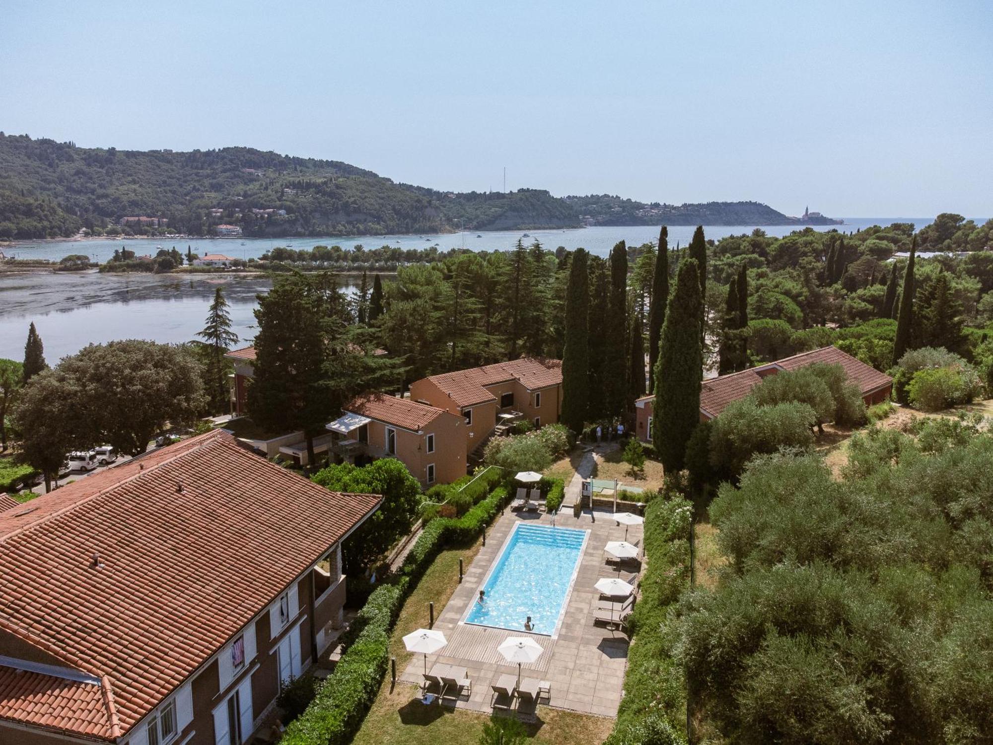 Hotel Laguna Deluxe - Terme Krka Strunjan Exterior photo